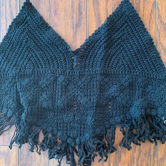 NWT Ecote  backless fringe halter top. XS - Picture 3 of 4